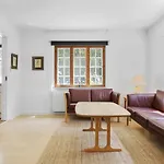 Farm stay Bright Modern Near Hindemae