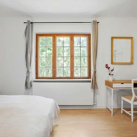 Bright Modern Near Hindemae مزرعة للإقامة Ullerslev