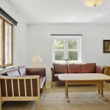 Bright Modern Near Hindemae Farm stay *