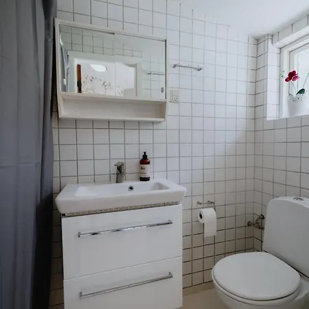 Lys Og Moderne Feriebolig Nær Hindemae Gods